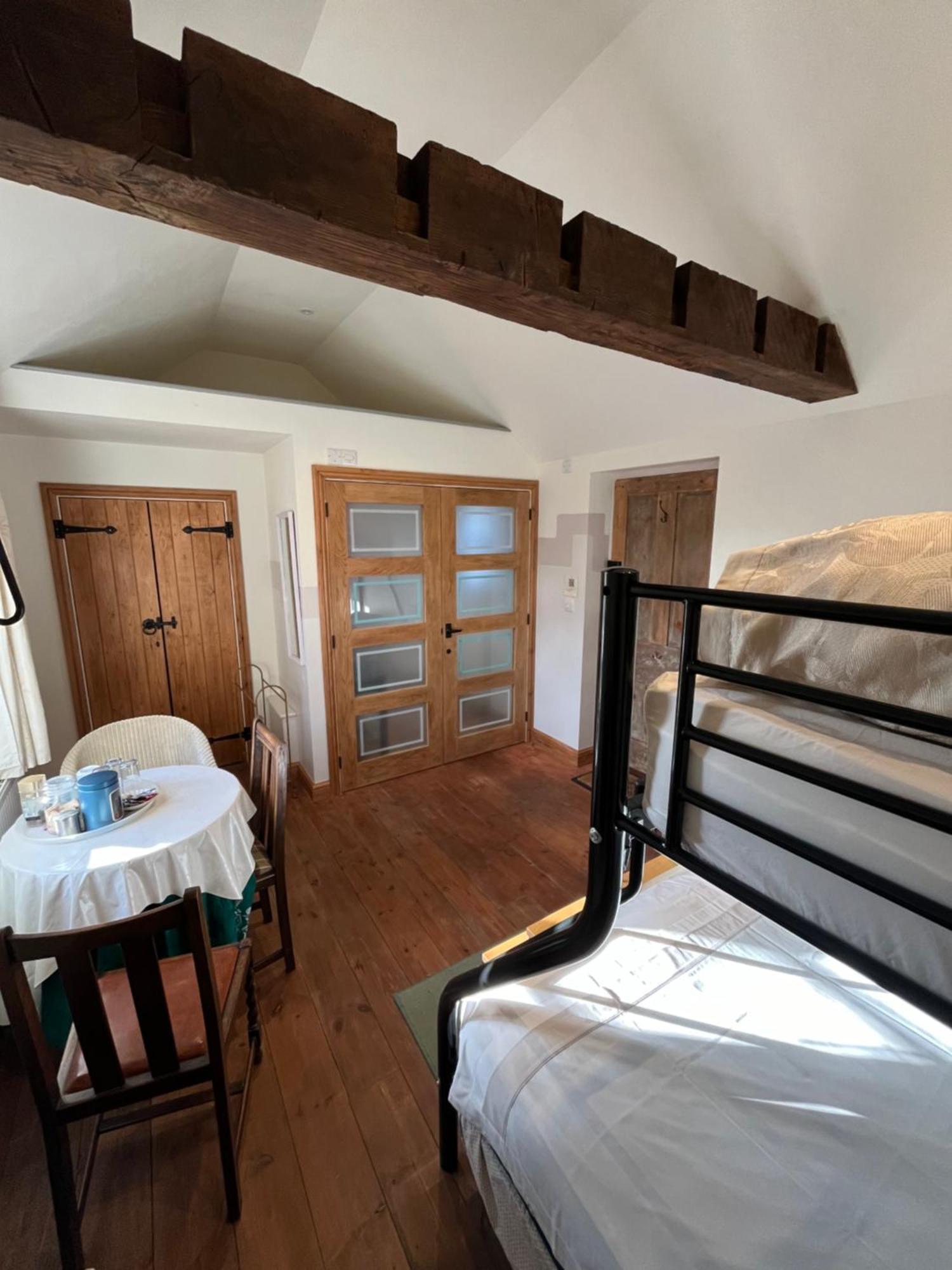 C Farmhouse Accommodation Alne Экстерьер фото